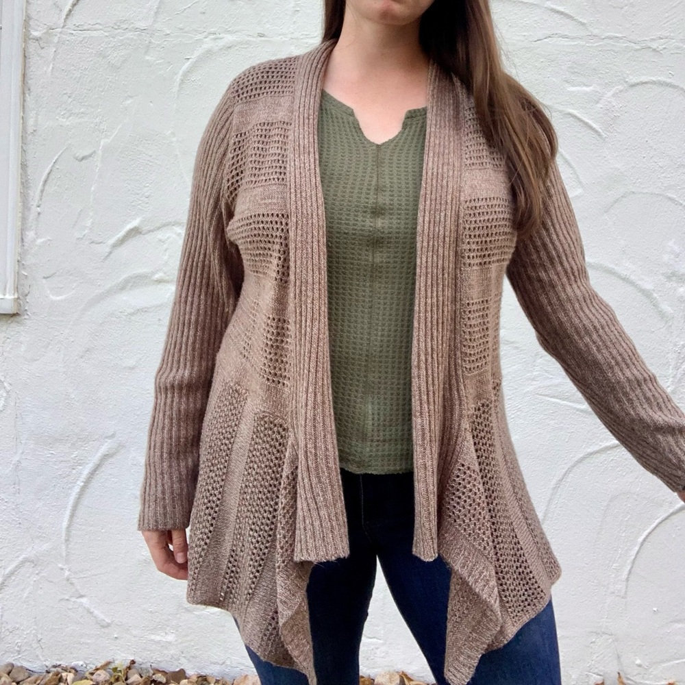 Brown & beige flowy cardigan 🤍